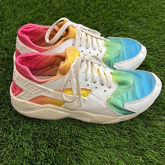 Women’s Nike Air Huarache Shoes - Rainbow ombré - Picture 4 of 9